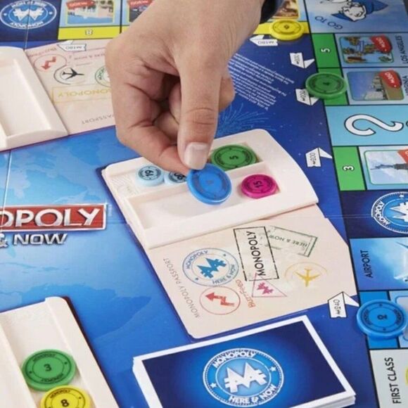 Parker Brothers Hasbro Gaming Monopoly Here and Now board game - Picture 4 of 15